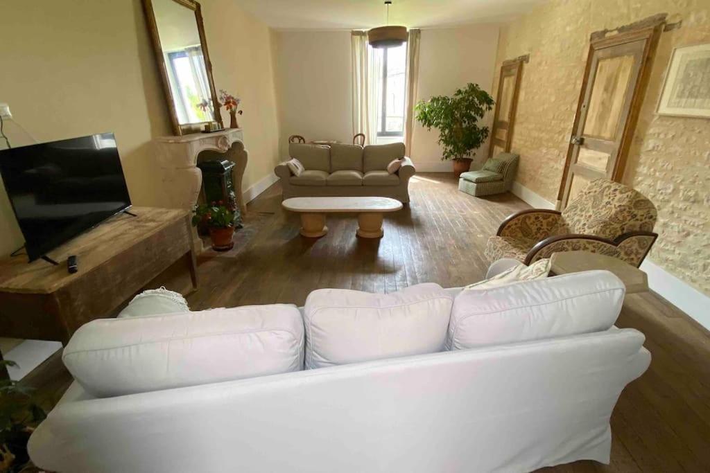 Le Presbytere - Touillon, Jacuzzi, 4 Chambres Pour 10 Extérieur photo